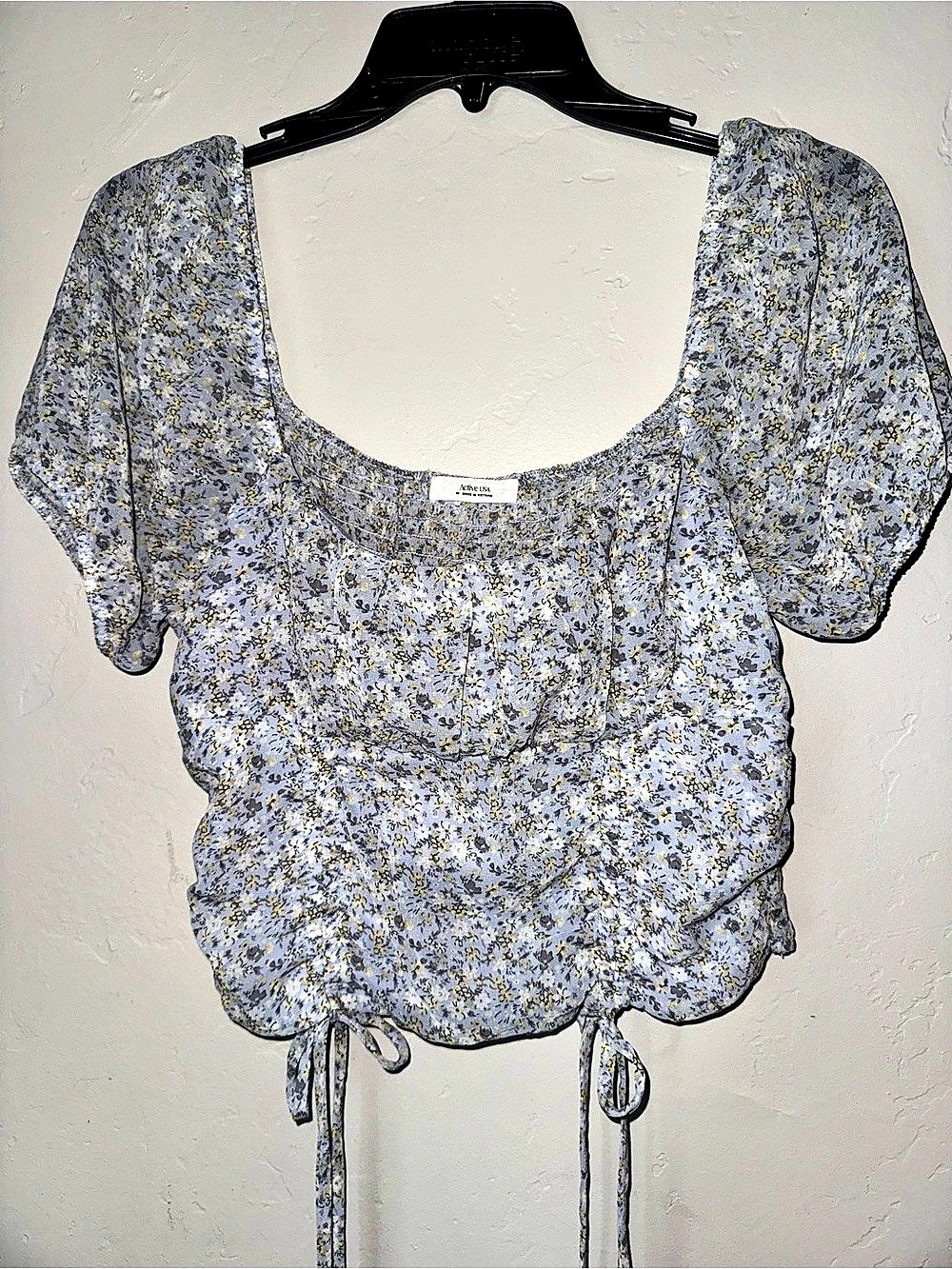 Active USA Floral Cropped Top Size Medium Like New